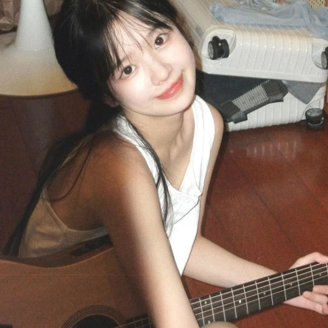 彩云妃子海报