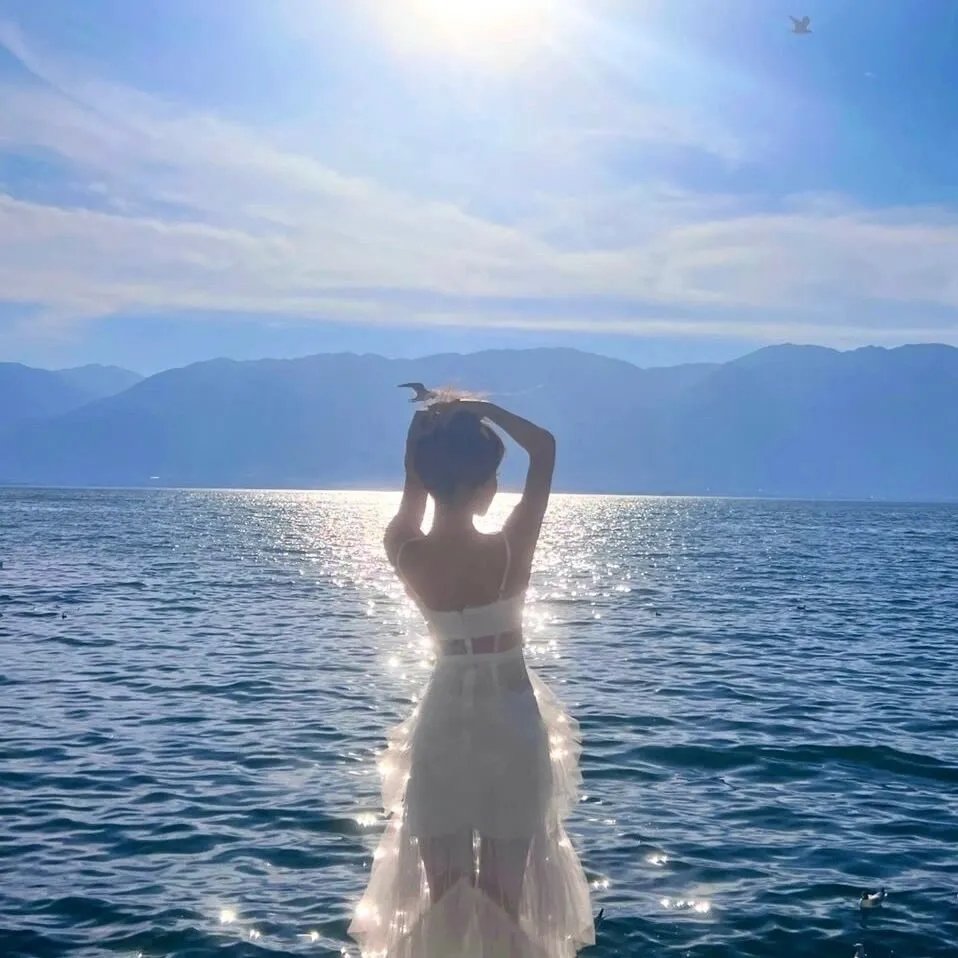 钢铁少女团2海报
