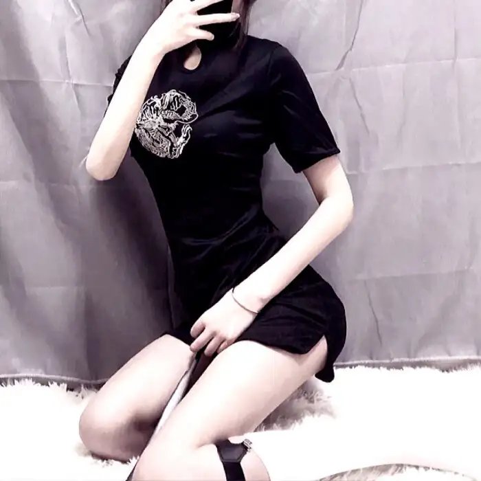 夏日假期玫瑰花海报